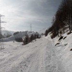 strada oltre il ristorante