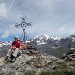 in vetta col grand combin sullo sfondo