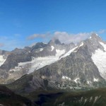 dal monte bianco a sin al grand lui a destra