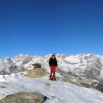 in-vetta-con-dietro-il-gran-paradiso