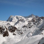 zoomata sul Mont Blanc de Cheilon, a sinistra, e la Ruinette, a destra