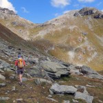 sopra il laghetto con davanti il pendio da salire