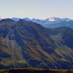 26- sul fondo  il gran paradiso e grivola