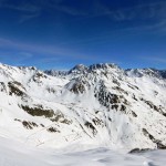 passo-del-gr-s-bernardo-e-dietro-il-velan-e-il-combin