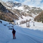 verso-la-servaz-e-in-fondo-il-rifugio-magia