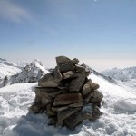 sulla-vetta-con-dietro-la-punta-tre-vescovi