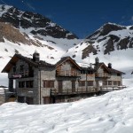 rifugio e sopra la finestra di champorcher