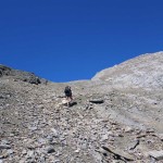 pendio di sfasciumi sotto il colle