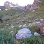 pietra con l'indicazione
