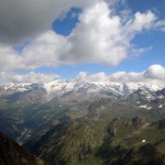 alta valle d'ayas e il rosa tra le nuvole