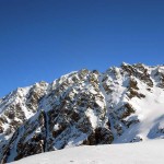 sul fondo la calotta del petit combin