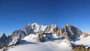monte bianco con punta helbronner e rif torino