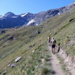 traverso-sul-pendio-erboso